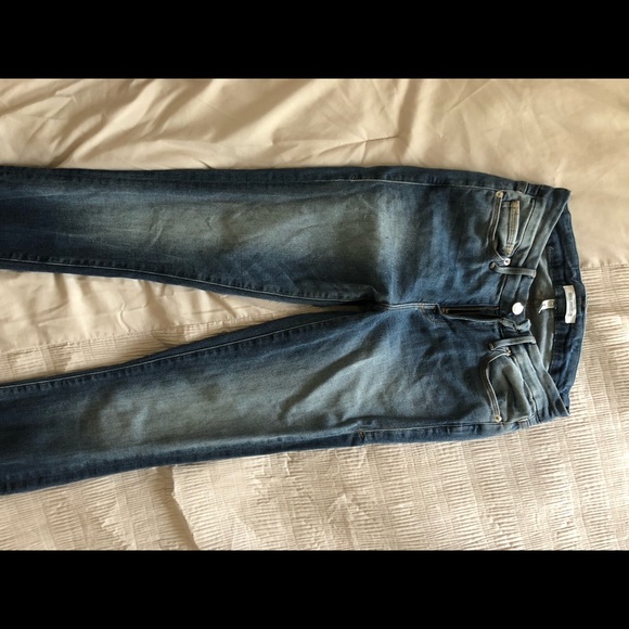 Good American Jeans - Picture 2 of 5